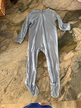 Kyte BABY Light Blue Long-Sleeve Footed One-Piece Pajamas SLATE 6-12